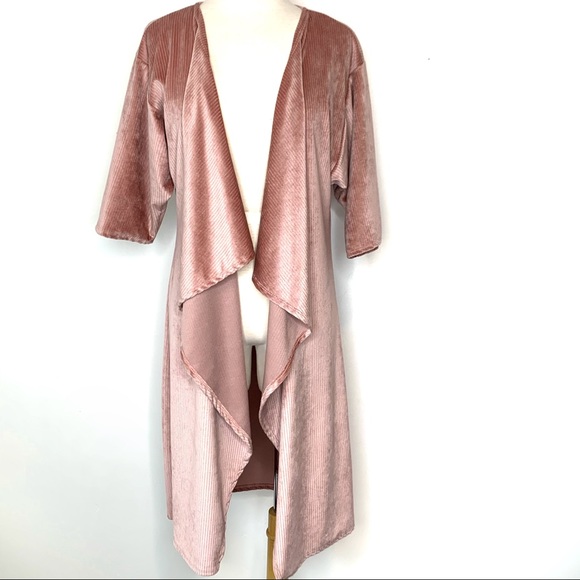 LuLaRoe Tops - LULAROE Women’s long Shirley angel sleeve kimono
